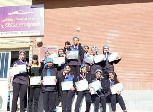 تیم شنای دختران بروجرد بر بام شنای لرستان ایستاد