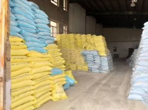 کشف انبار احتکار آرد در بروجرد؛ شش تن آرد خارج از شبکه توزیع کشف شد